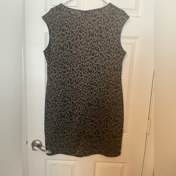 Leopard Dress - Picture 2 of 6
